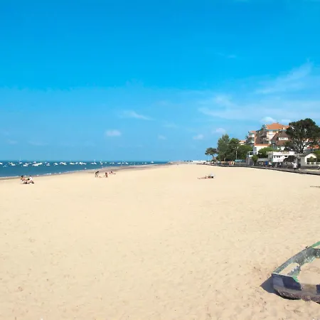 Les Pieds Dans L'eau-1 By Interhome