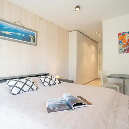 Les Pieds Dans L'eau-1 By Interhome Apartment *