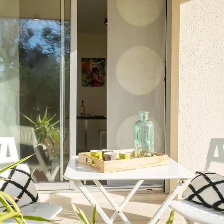 Les Pieds Dans L'eau-1 By Interhome * Arcachon