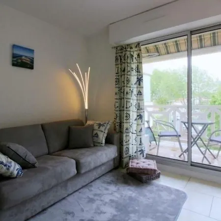 Les Pieds Dans L'eau-1 By Interhome Apartment *