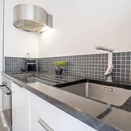Apartment Les Pieds Dans L'eau By Interhome *